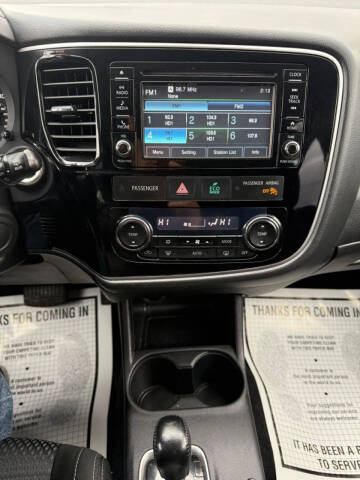 2016 Mitsubishi Outlander SE