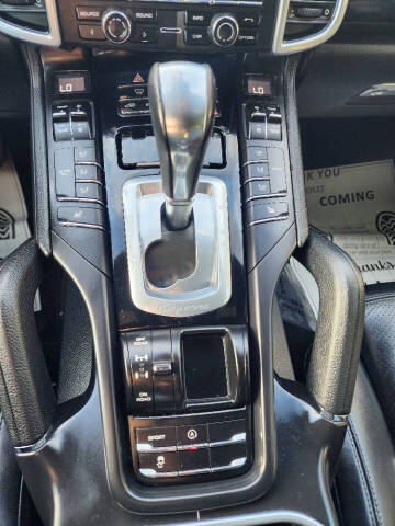 2014 Porsche Cayenne Platinum