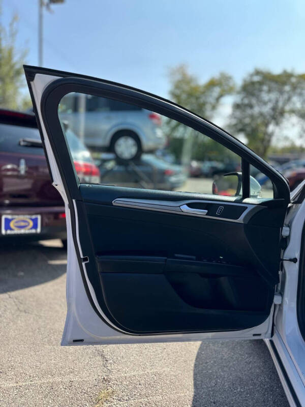 2020 Ford Fusion SE
