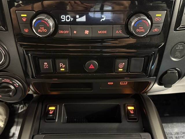 2024 Nissan Titan SV