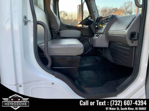 2019 Freightliner M2 106