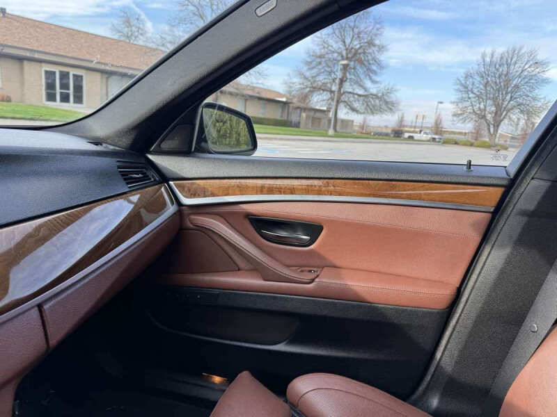 2012 BMW 5 Series 550i xDrive