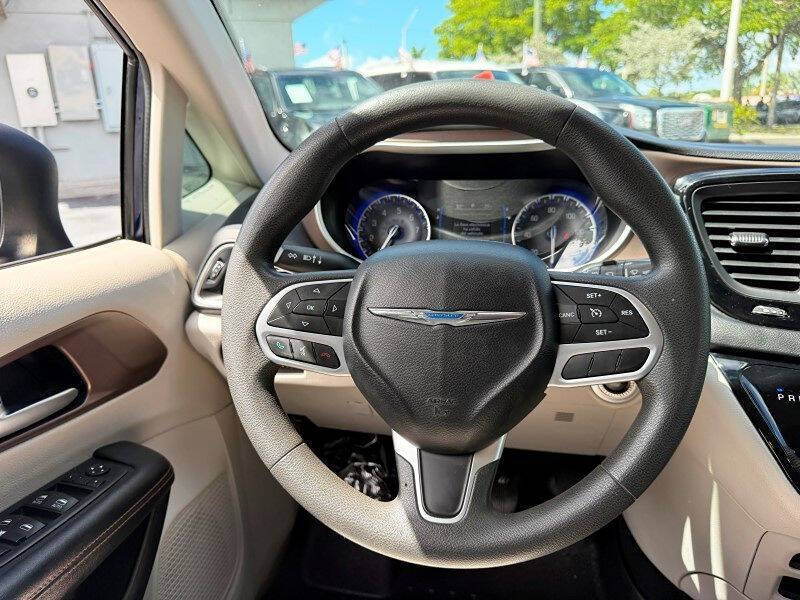2017 Chrysler Pacifica Touring