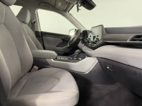 2022 Toyota Highlander L