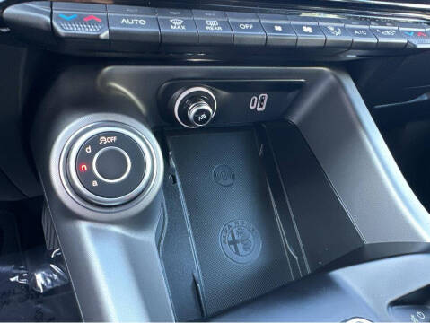 2024 Alfa Romeo Tonale Hybrid Ti