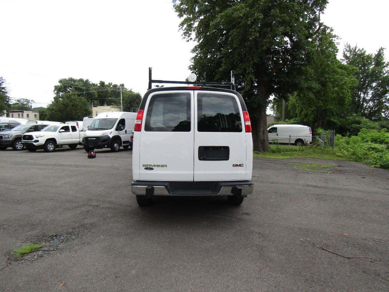 View vehicle photo 5