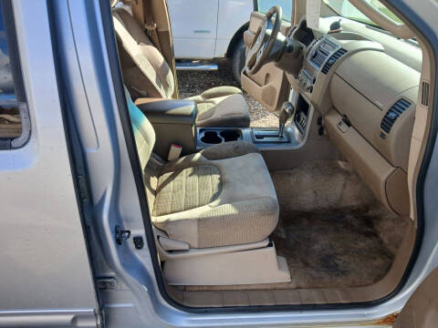 2005 Nissan Pathfinder SE