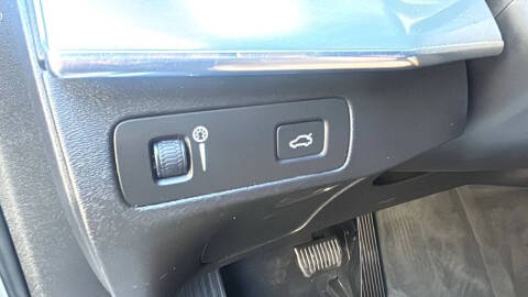 2017 Volvo XC90 T6 Momentum