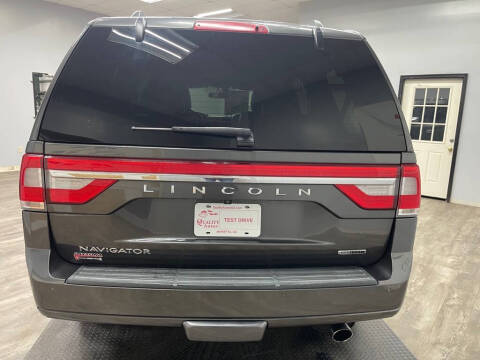 2016 Lincoln Navigator Select