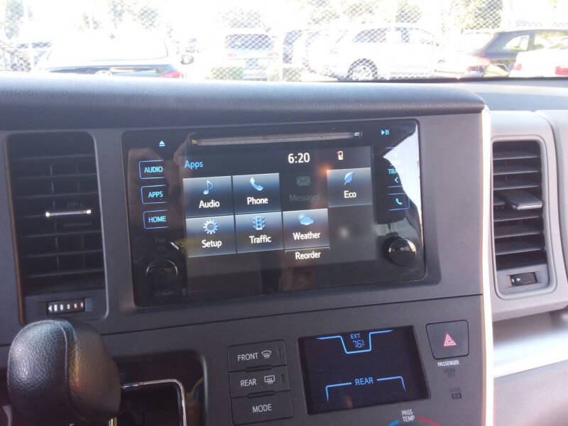 2015 Toyota Sienna LE 8-Passenger