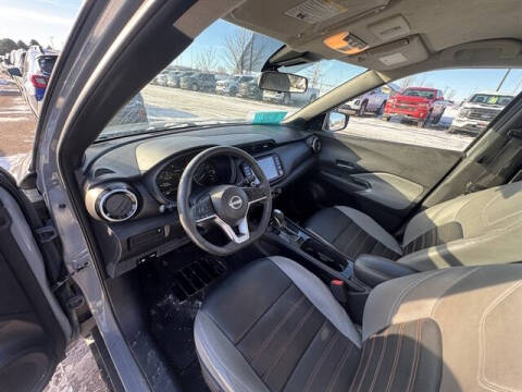 2022 Nissan Kicks SR