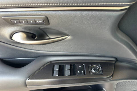 2020 Lexus ES 300h