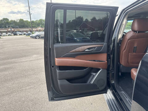 2017 Cadillac Escalade ESV Luxury