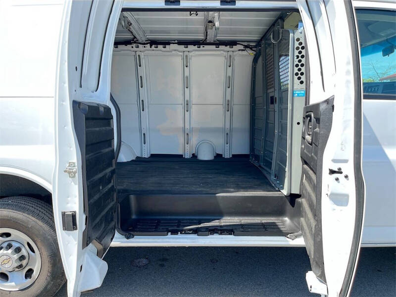 2023 Chevrolet Express 2500