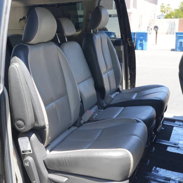 2017 Kia Sedona LX