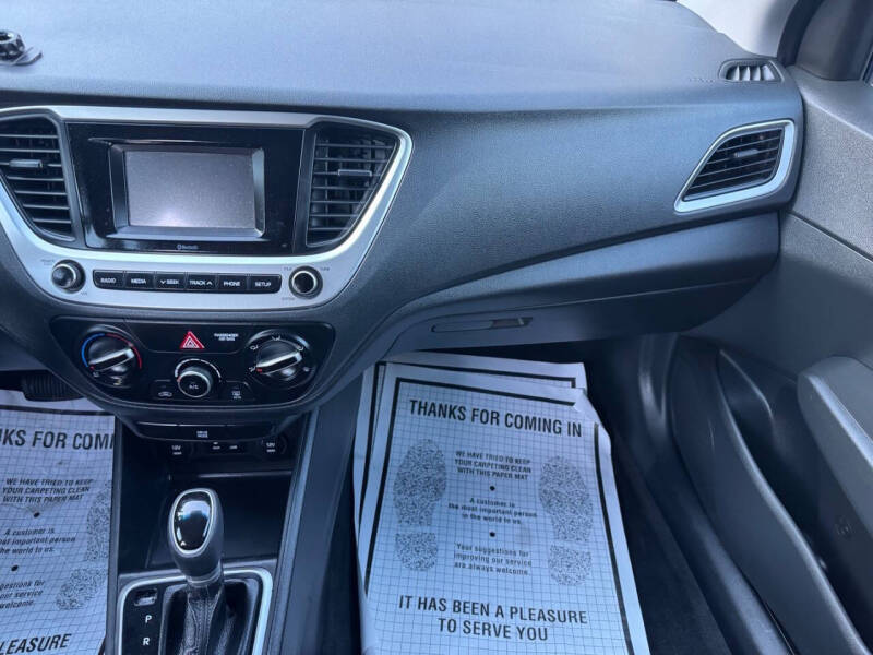 2022 Hyundai Accent SE