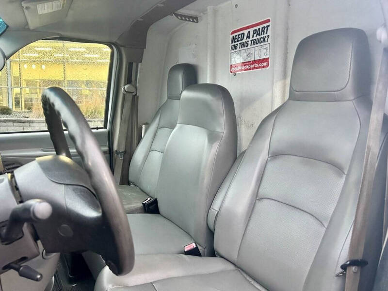 2011 Ford E-Series E-450 SD