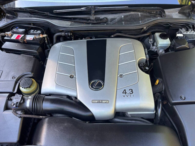 2004 Lexus LS 430