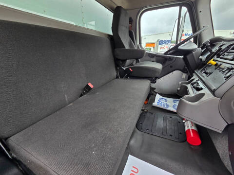 2016 Freightliner M2 106