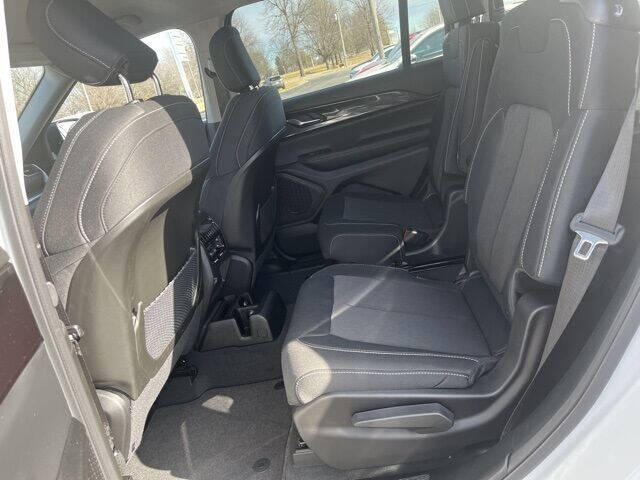 2023 Jeep Grand Cherokee L Laredo