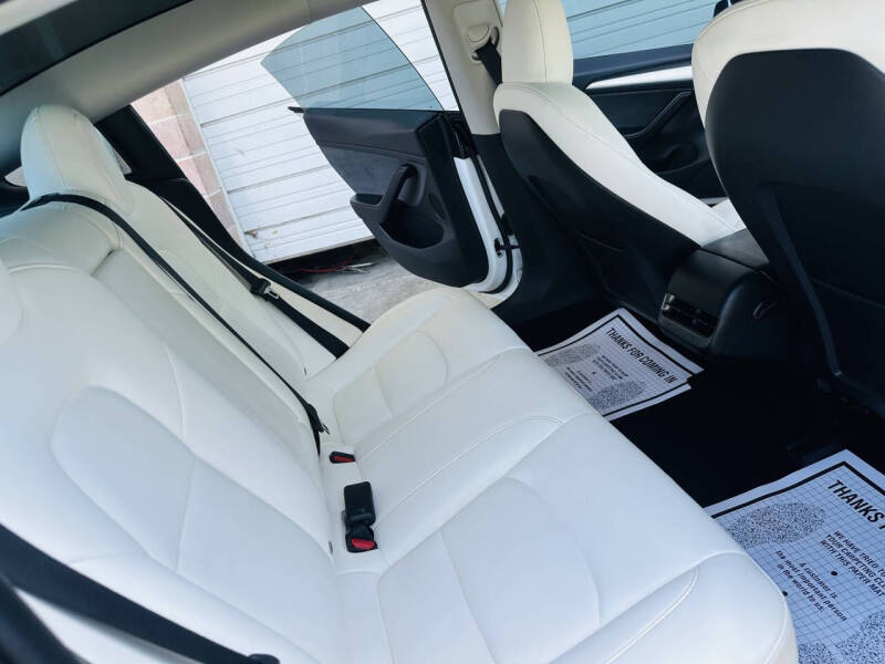 2023 Tesla Model 3 Performance