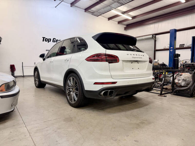 2017 Porsche Cayenne Turbo