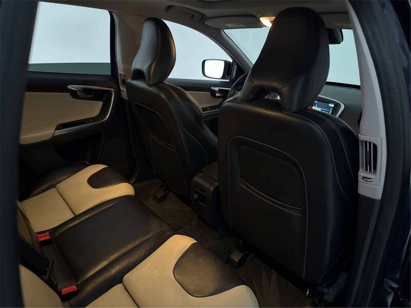 2017 Volvo XC60 T6 Dynamic