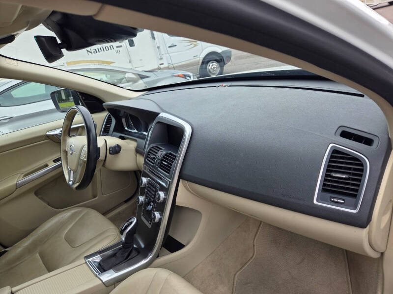 2015 Volvo XC60 T5 Premier