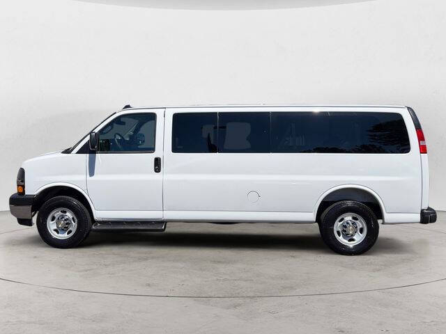 2025 Chevrolet Express LT 3500