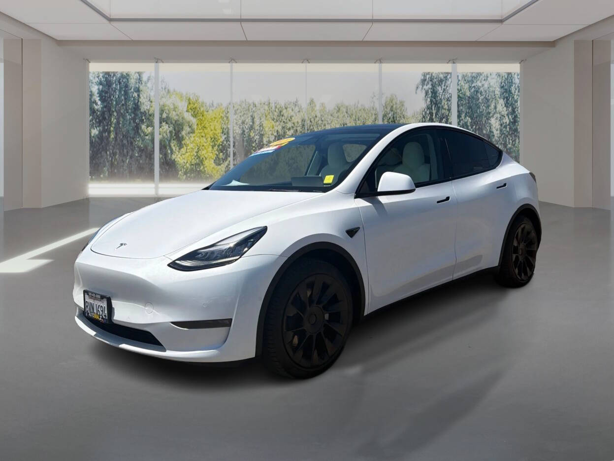 White 2021 Tesla Model Y Long Range AWD Long Range 4dr Crossover 1