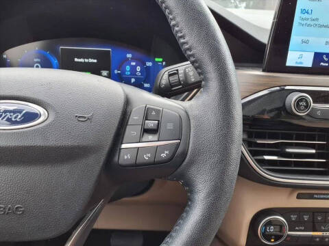 2020 Ford Escape Hybrid Titanium