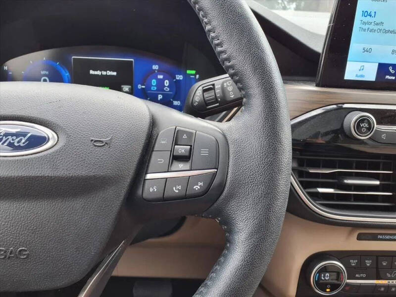 2020 Ford Escape Hybrid Titanium