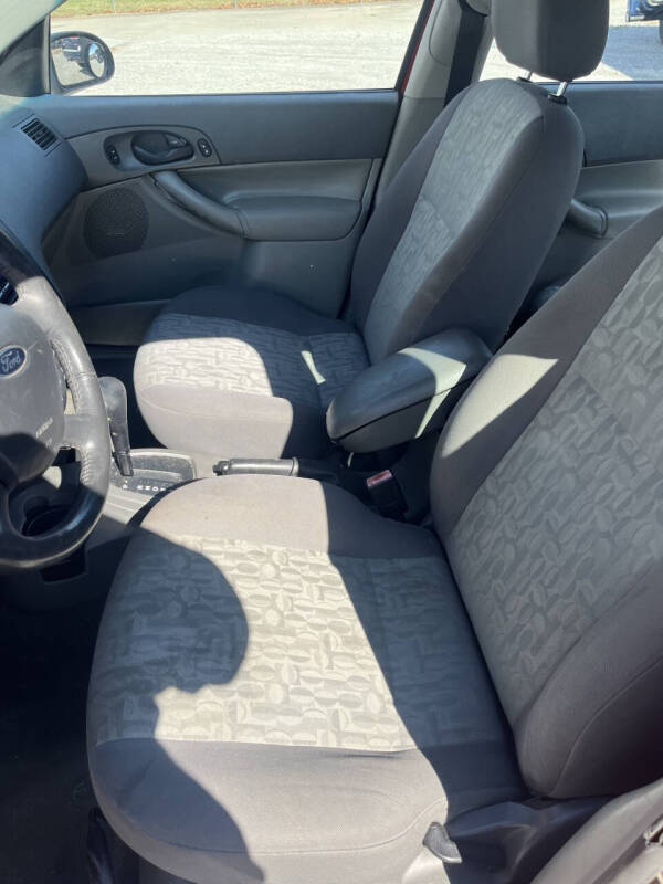 2005 Ford Focus ZX4 SE