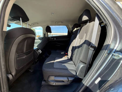 2023 Kia Sorento LX