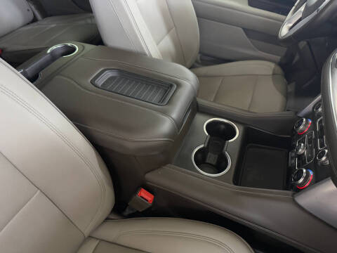 2023 GMC Yukon XL SLT