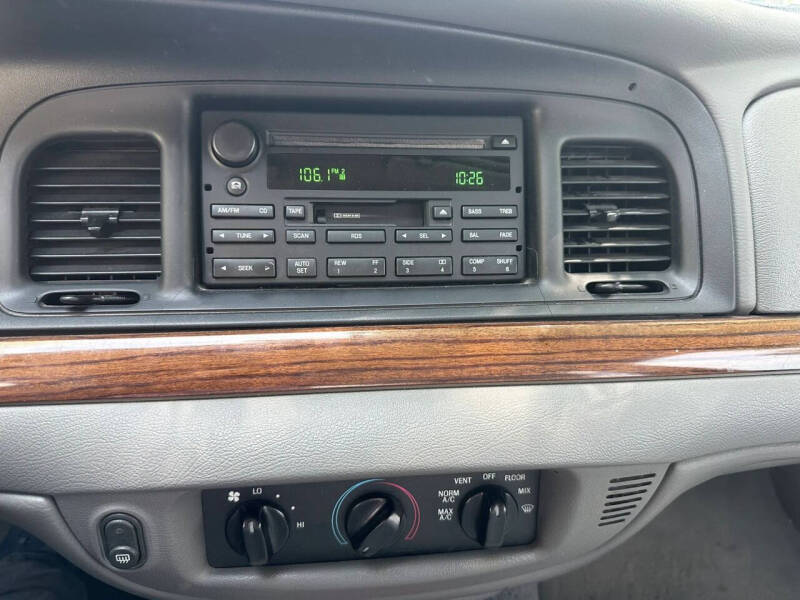 2005 Ford Crown Victoria