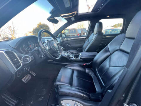 2014 Porsche Cayenne GTS
