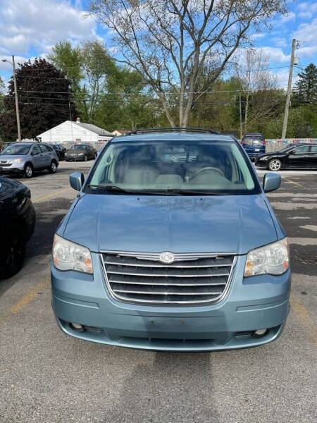 2010 Chrysler Town and Country for sale at Tiger Auto Sales in Columbus OH