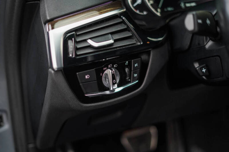 2018 BMW 5 Series 540i