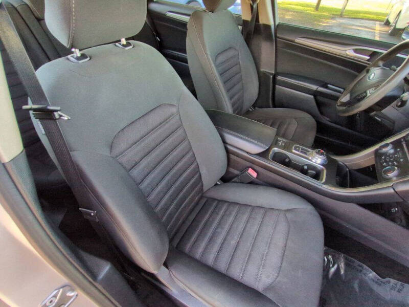 2017 Ford Fusion Hybrid SE