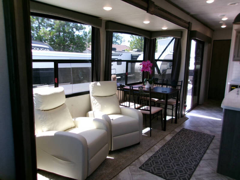 2021 Keystone Residence 40mkts