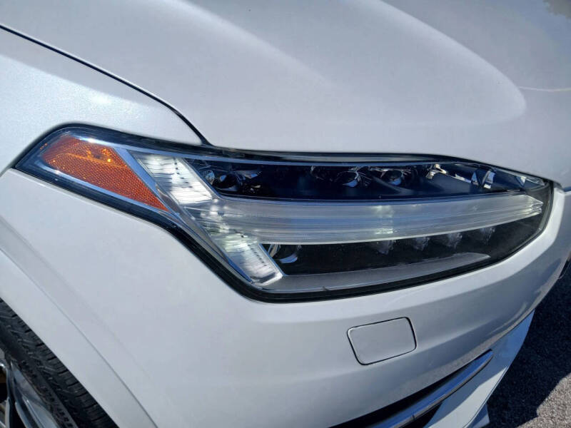 2018 Volvo XC90 T6 Momentum