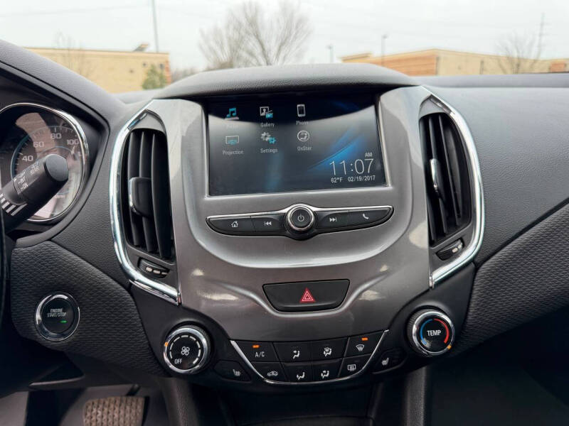 2017 Chevrolet Cruze LT Auto