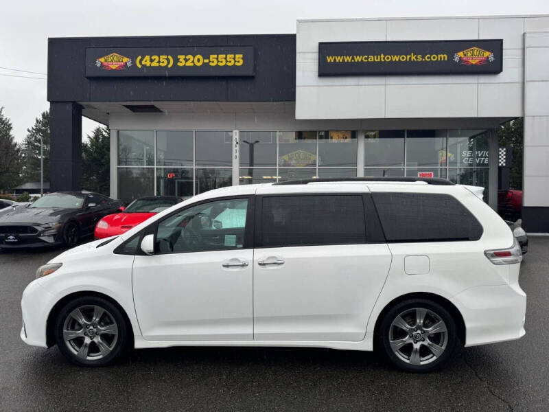 2018 Toyota Sienna SE Premium 8-Passenger