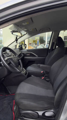 2014 Mazda MAZDA5 Sport