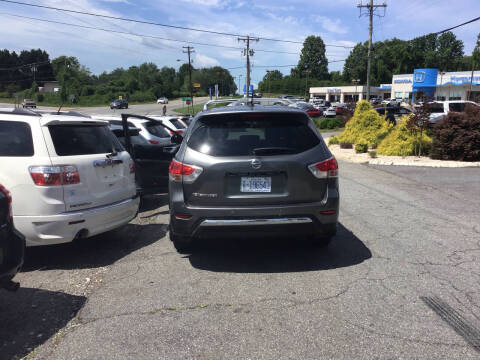 2016 Nissan Pathfinder SL