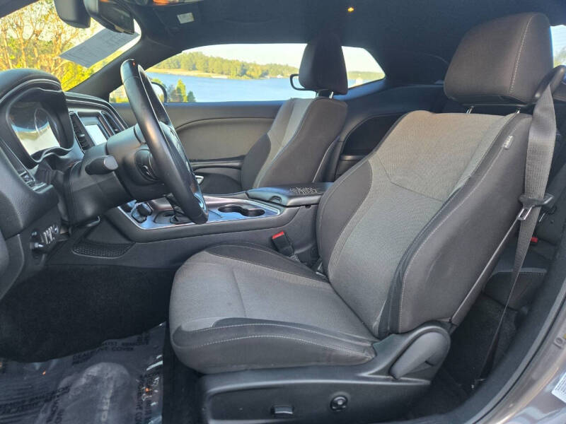 2015 Dodge Challenger SXT