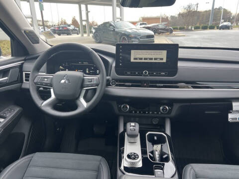 2026 Mitsubishi Outlander SE