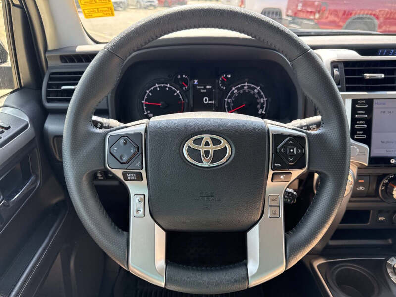 2024 Toyota 4Runner SR5