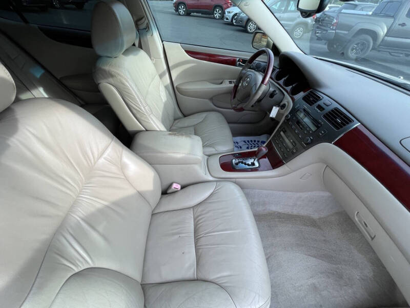 2004 Lexus ES 330